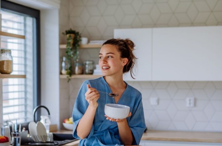 Una cardióloga desvela el alimento número uno que debes evitar en el desayuno para proteger tu corazón.