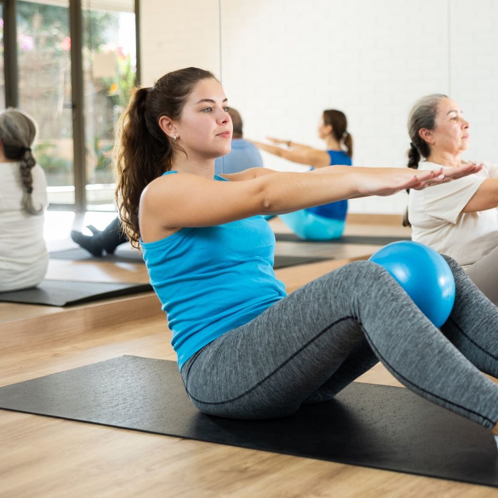 Yoga o pilates: dos caminos para conectar cuerpo y mente, pero ¿cuál es el ideal para ti?