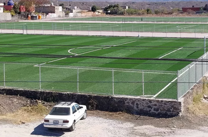 Leonardo Gomez Garduño: Rayo Cae a Adolescente Mientras Jugaba Futbol y Queda en Terapia Intensiva en Cuernavaca