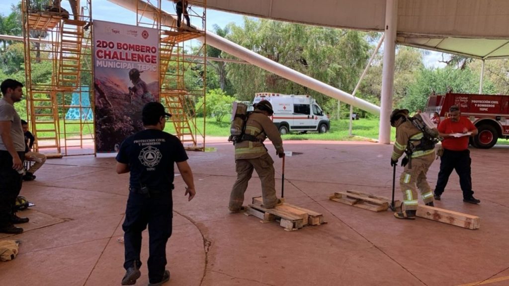 Heroes nayaritas celebran el Día del Bombero