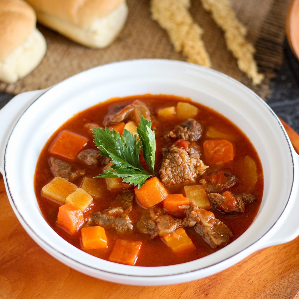 Carne guisada al estilo de la abuela: la receta fácil, rápida y para chuparse los dedos