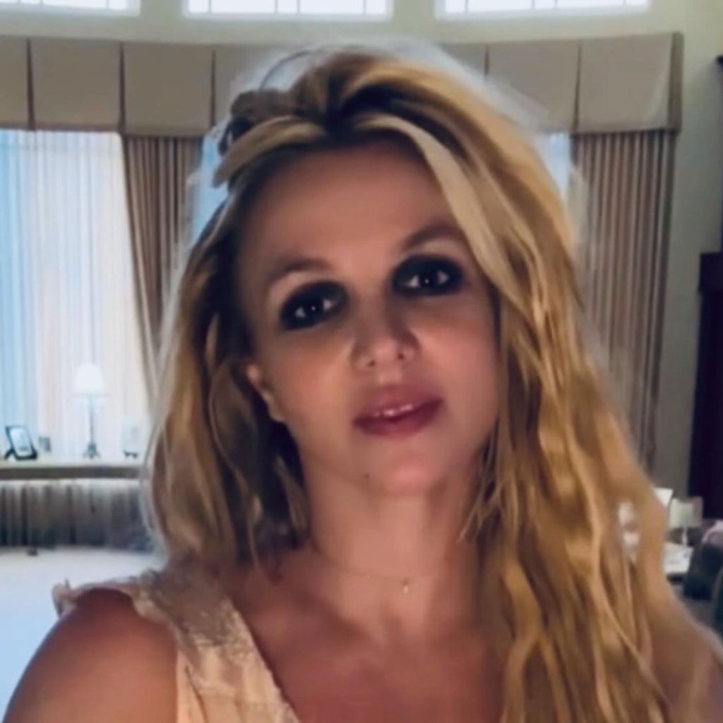 Britney Spears sorprende a sus fans casándose consigo misma en Instagram tras su divorcio de Sam Asghari