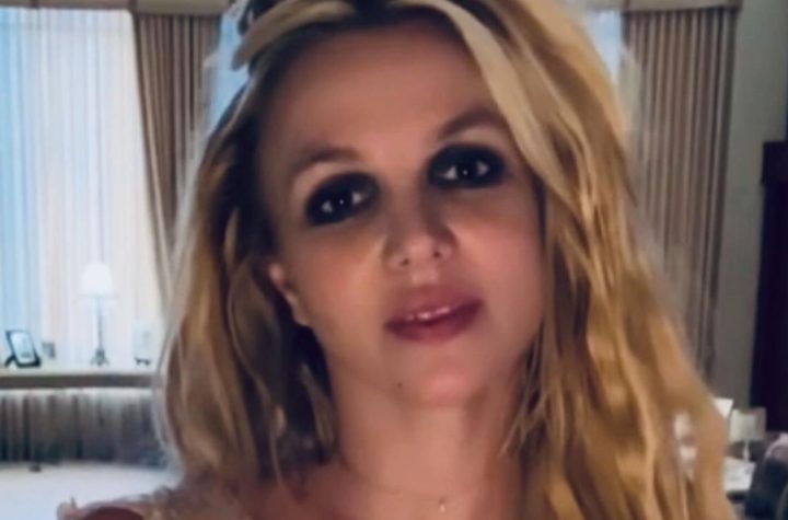 Britney Spears sorprende a sus fans casándose consigo misma en Instagram tras su divorcio de Sam Asghari