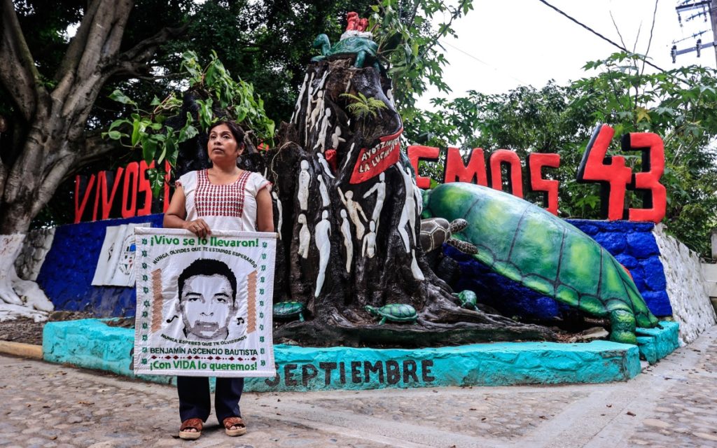 ‘Sin otra alternativa’ que confiar en Sheinbaum: Padres de los 43 de Ayotzinapa