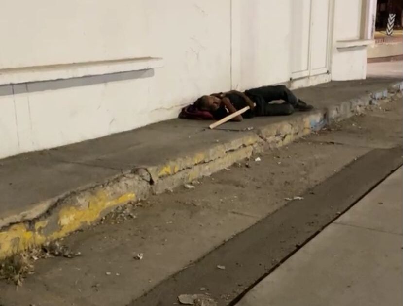 ¿Conoces a Marcos? Dice que es de Los Mochis y duerme en las calles de Mexicali, Baja California