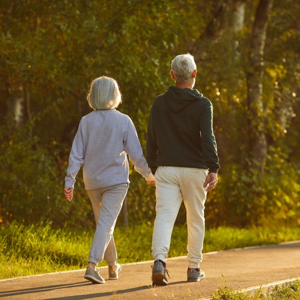 ¿Tienes más de 65? Este sencillo hábito diario te ayudará a mantenerte joven y saludable, según un estudio.