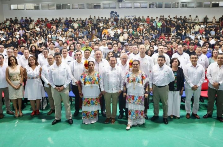 Gobierno de Yucatán anuncia 20 mil becas a estudiantes de nivel superior por medio del programa Jóvenes Renacimiento