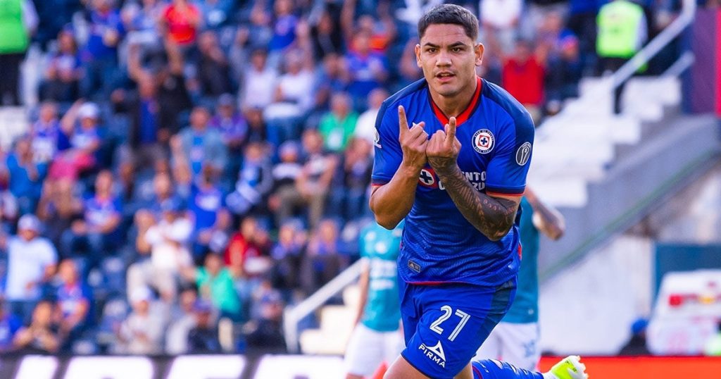 Cruz Azul nutre su arsenal ofensivo