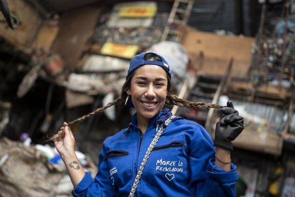 La youtuber colombiana que hizo divertido el reciclaje