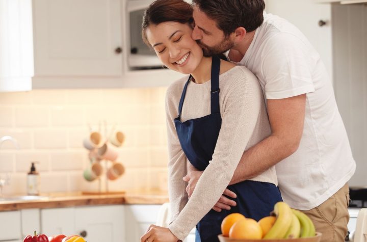 Por qué adelantar la cena antes de las 19:00 podría ser una buena idea para transformar tu salud