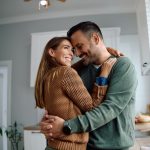 Estas Son Las 6 Etapas Clave para construye una relación sólida y Feliz