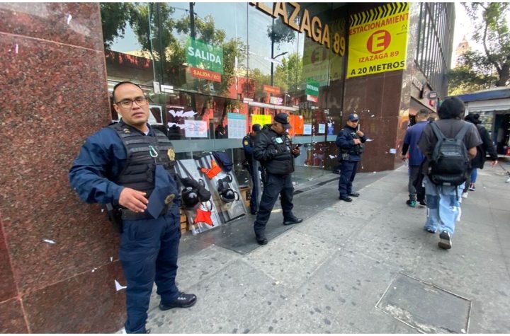 Quitan sellos de suspensión de actividades en Plaza Izazaga 89 tras 12 días clausurada | El Universal