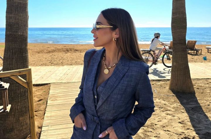 Paula Echevarría se Adelanta a la Primavera con el Traje Azul de Primark Que es Elegante inclusión Con Zapatillas Blancas