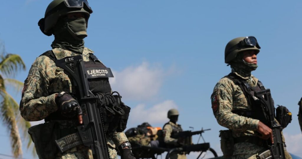 ¡Les cayó la ley! Detienen a 9 con droga, armas y 5 mil litros de huachicol