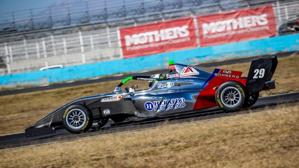 Los jóvenes pilotos de Alessandros Racing entran en acción en F4 este fin de semana