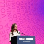 Letizia Arrasa Con los Pantalones Marineros Elegantes para Primavera y Ya Hay un clon ‘bajo costo’ por 19,99 € en H&M
