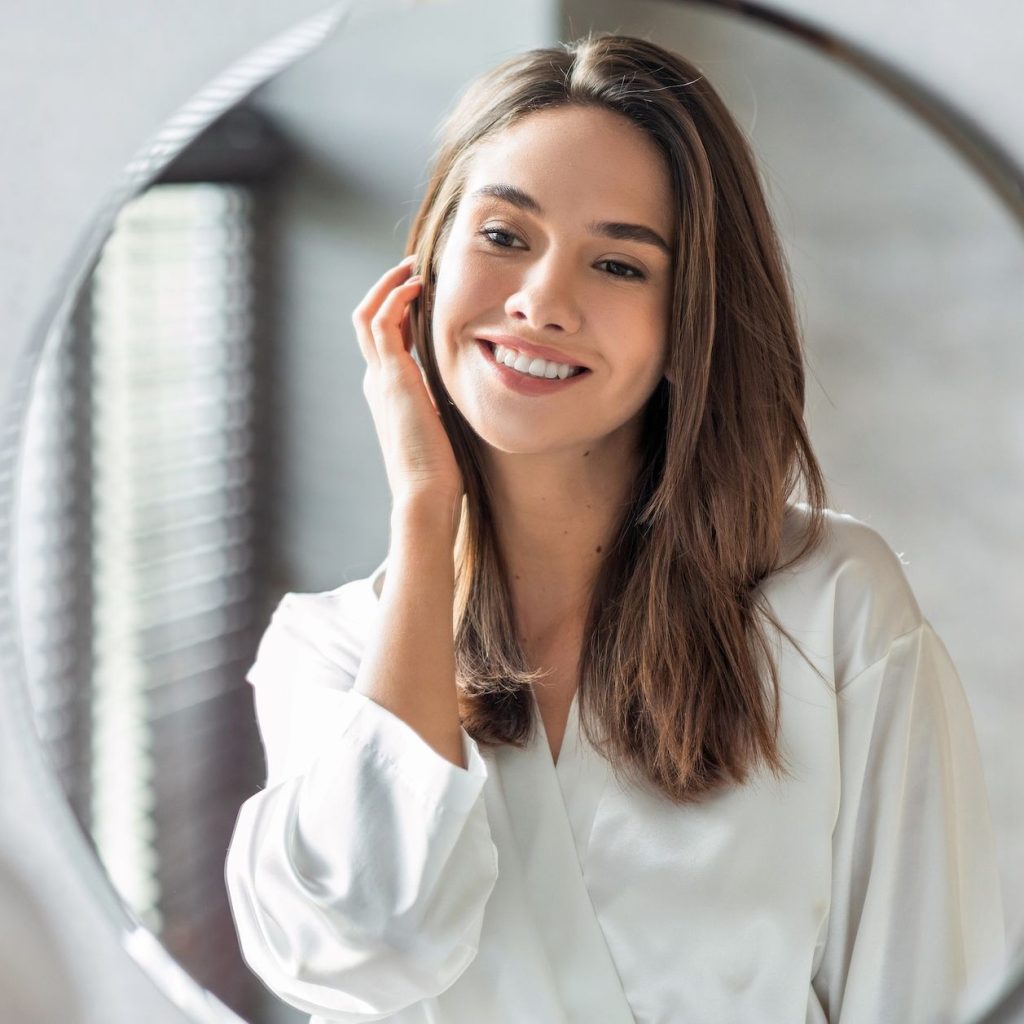 Adiós A Los Tintes Químicos: Conoce la alternativa Natural E Hidratante para desimular Las Canas Sin Tintes ni Henna