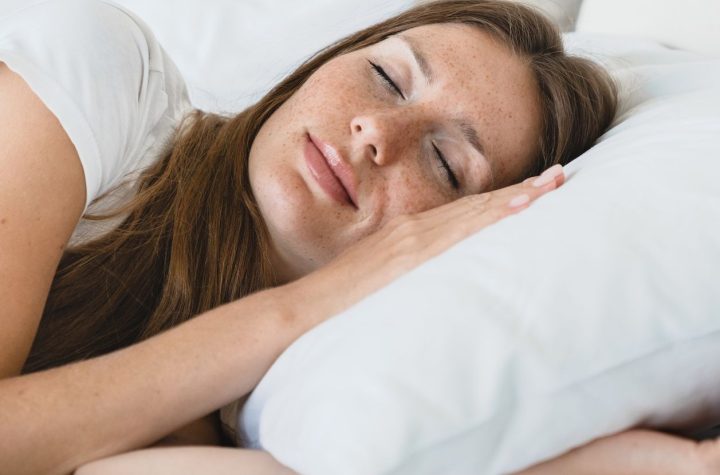 Dormir Bien Ya No es Suficiente: Estos 6 Hábitos Nocturnos Mejoran Tu Bienestar y Son El Secreto para Vivir Más Feliz