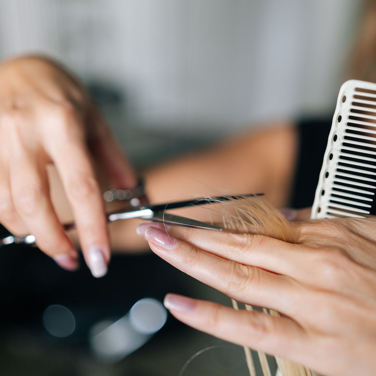 El Corte Noventero Que Rejuvenece: Así es El «Topanga Hair», La Media Melena que Sienta Greatial Después de los 50