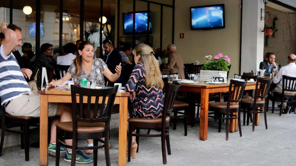 Restauranteros de Estados Unidos alarmados por nuevos aranceles de Trump que amenazan sus negocios