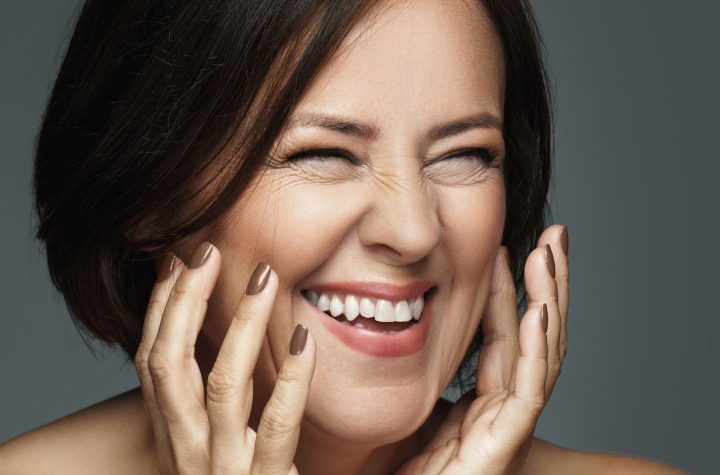 Así es cómo este Corte Bob A capas transforma su rostro desespués de los 50: Volumen de suma, Frescura y con efecto levantamiento