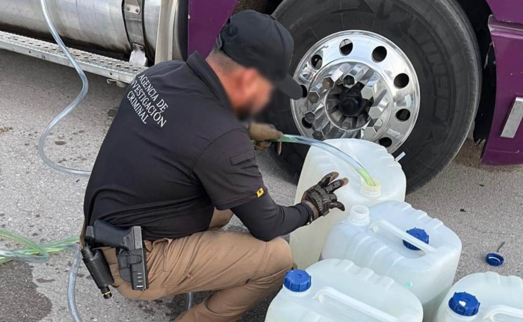 Caen dos por transportar drogas en Durango y Coahuila; incautan 250 litros de heroína líquida y 47 kilos de metanfetamina | El Universal
