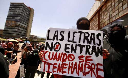 Alzan reclamo contra Tribunal Universitario