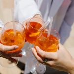 ‘Aperol Spritz Nails’: El Tono de Umas, Inspirado en El Cocctel Popular Del Verano, Que Está Arrasando Esta temporada