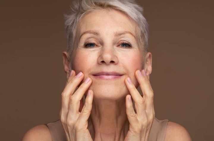 Génessis Salazar, Experta en Estética: «Estos 5 Factores Hacen Que Tu Cara Luzca Más Cansada y Envejecida A LOS 60»