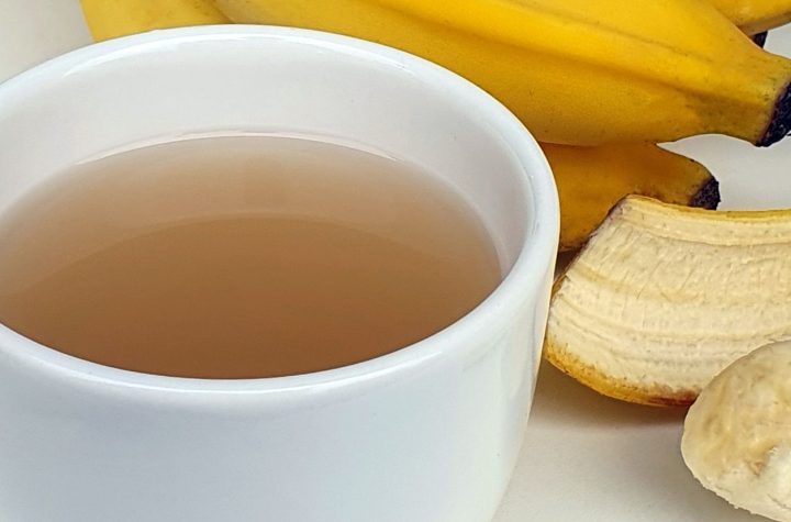 Jousfit, Experta en Fitness: «SI Hierves la Cáscara del Plátano Conseguirás el Mejor Té para Dormir Profundamento»